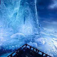 ANTARKTIS, 360°-Panorama von Yadegar Asisi im Panometer Leipzig, Besucher auf der Plattform © asisi